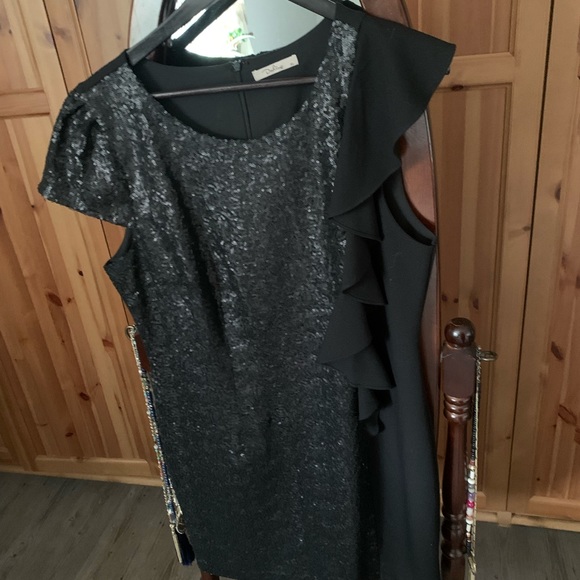 XL sequins cocktail dress worn once.  Darling brand - Picture 2 of 4